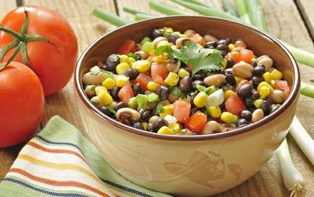 Dijetalna salata od povrća može se uključiti u jelovnik pri mršavljenju pravilnom ishranom